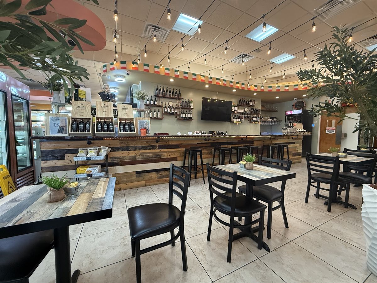 Roma Bakery & Cafe